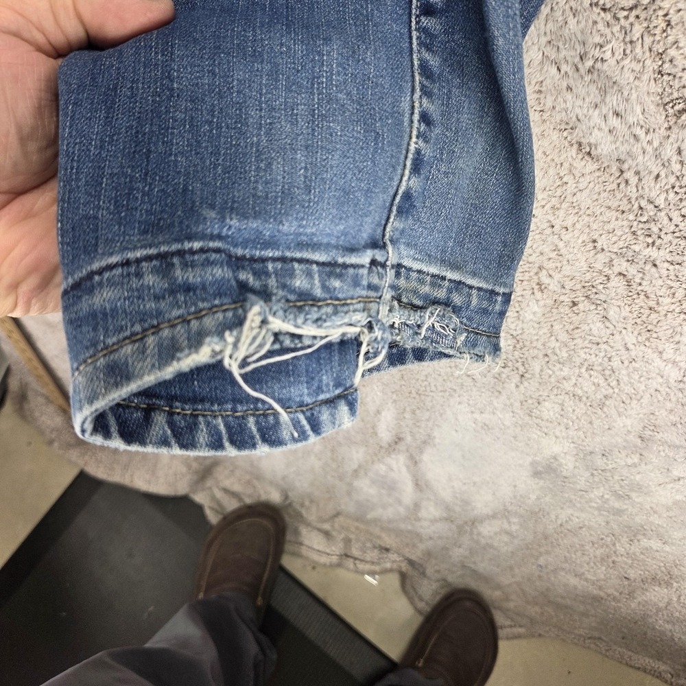 Vintage Levis Engineered Jeans Mens Blue Twisted Medium Wash Zip Fly Fits 26x30 - Picture 11 of 16